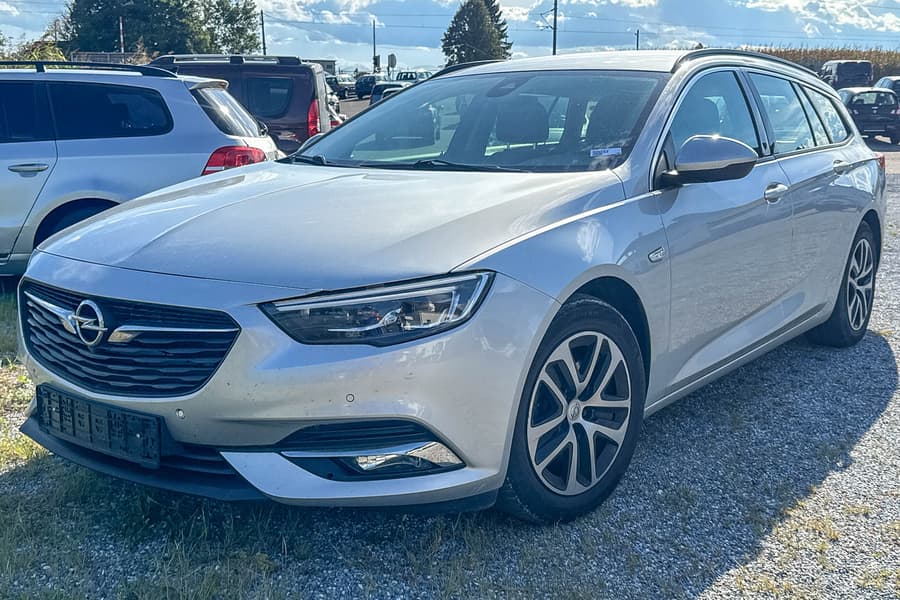 PKW Opel Insignia B Sports Tourer Business Edition - deutsche Papiere